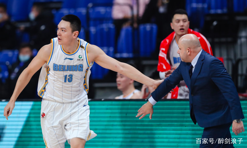  又见绝平！武汉三镇与罗马鏖战至终场，郭艾伦读秒救主