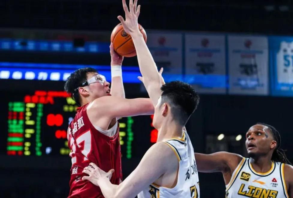  郑钦文今天比赛 